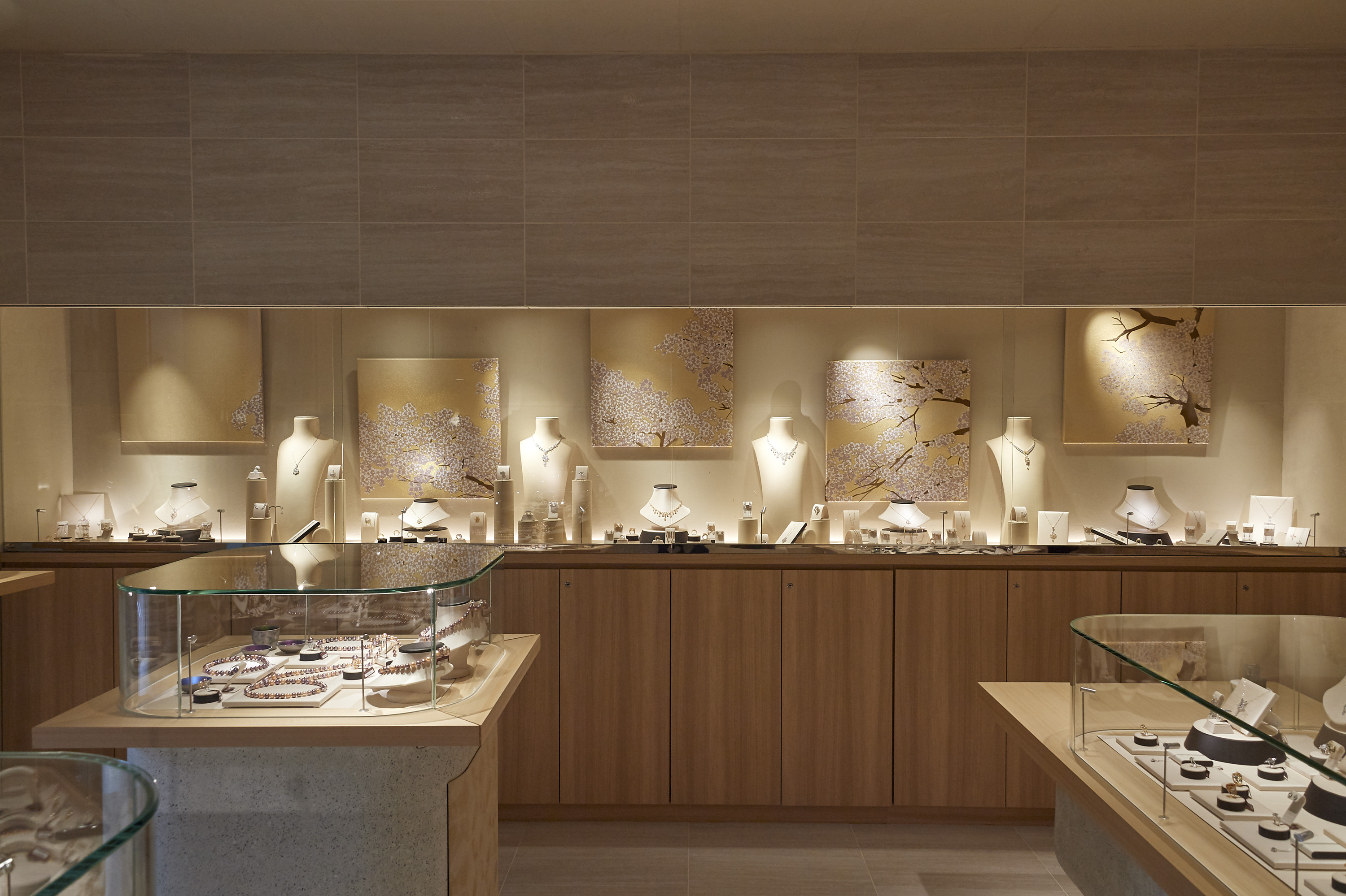jewelry shop panel 3