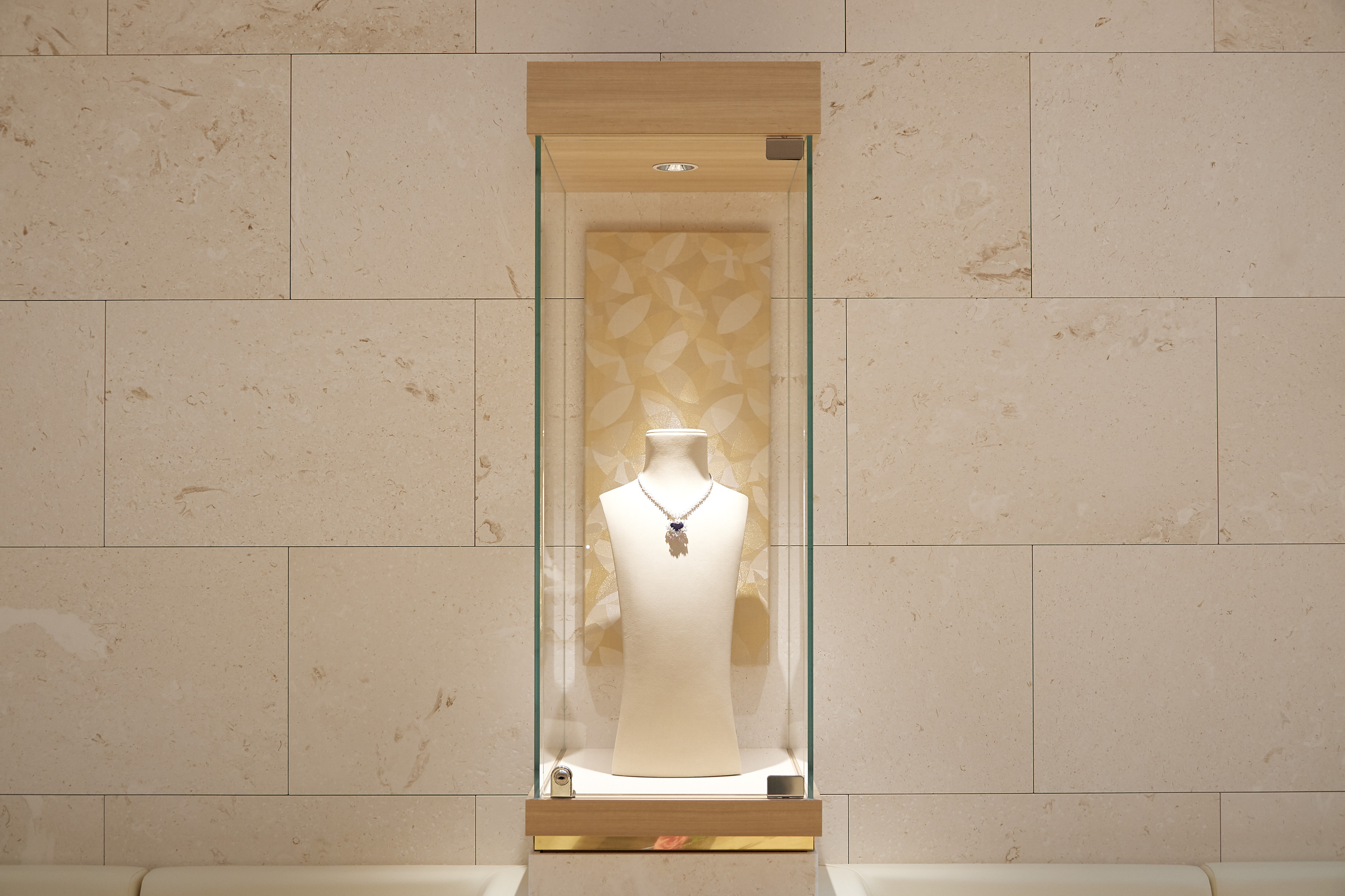 jewelry shop panel 6