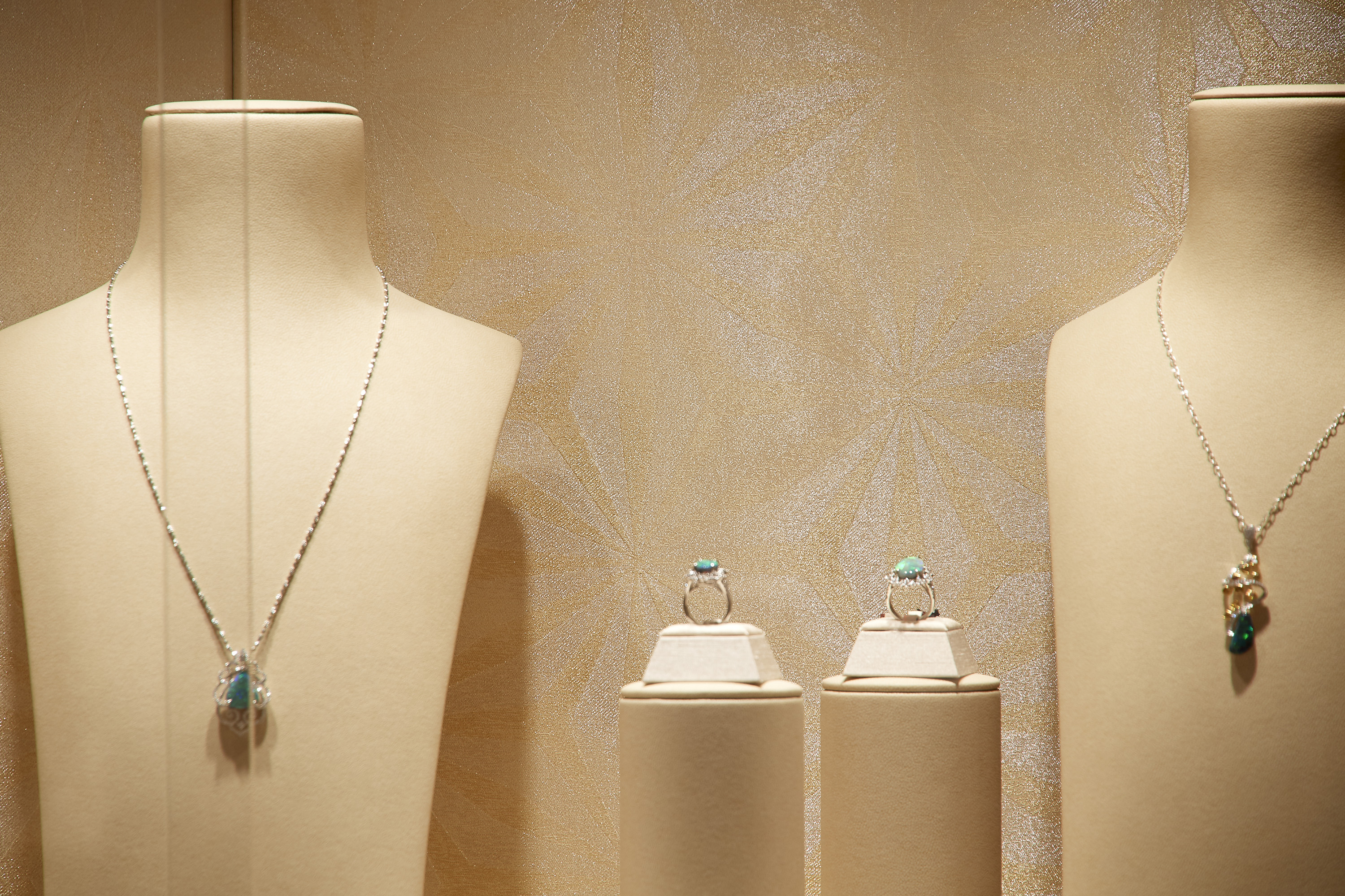 jewelry shop panel 4